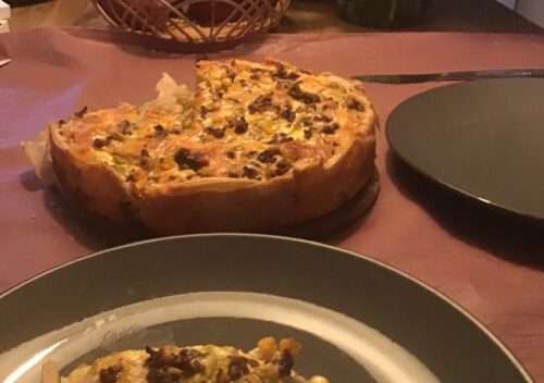 Simpele quiche met gehakt en prei